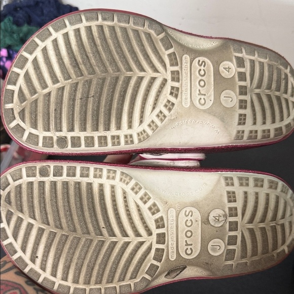 CROCS Kids' Pink and Black Patterned Slippers - Picture 2 of 2